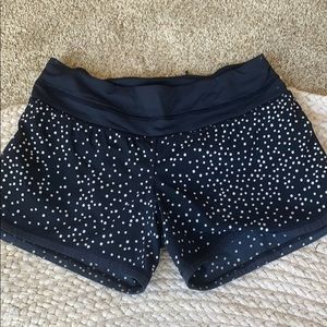 lululemon polka dot shorts 4”